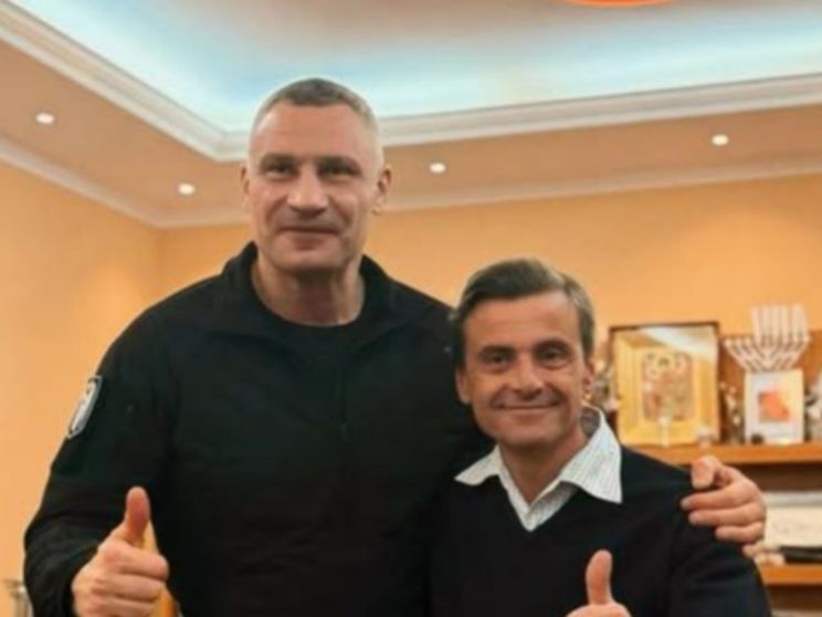 Calenda: «La Ue può mandare Putin al tappeto.
Soldi a Kiev fino a una tregua stabile»