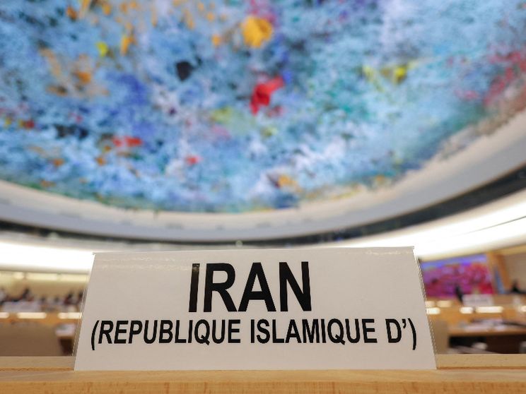 Il cambio di regime è l'obiettivo dichiarato. Ma sullo sfondo ci sono affari e interessi