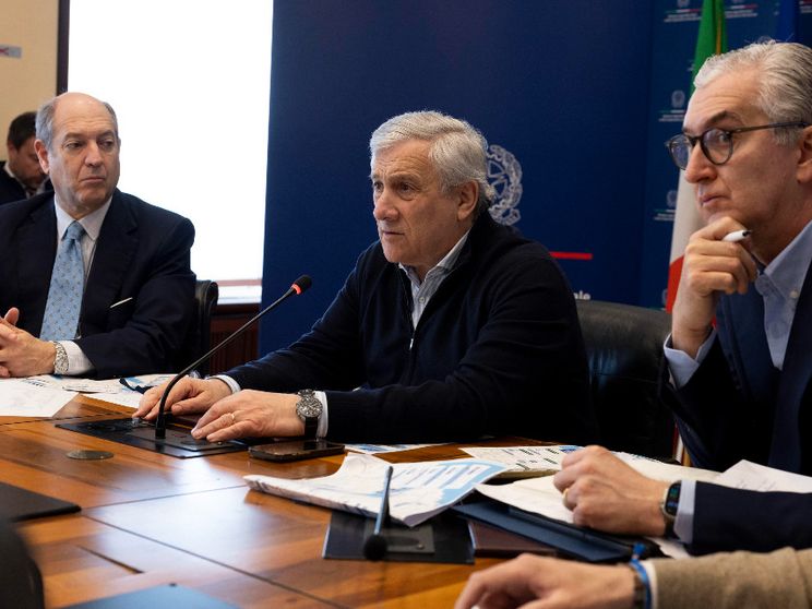Il ministro degli esteri Antonio Tajani, durante la riunione in unità di crisi, alla Farnesina, per discutere sulla situazione in Iran e Medi Oriente