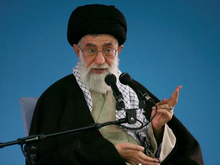 I 37 anni di potere di Khamenei, l'ayatollah succeduto a Khomeini