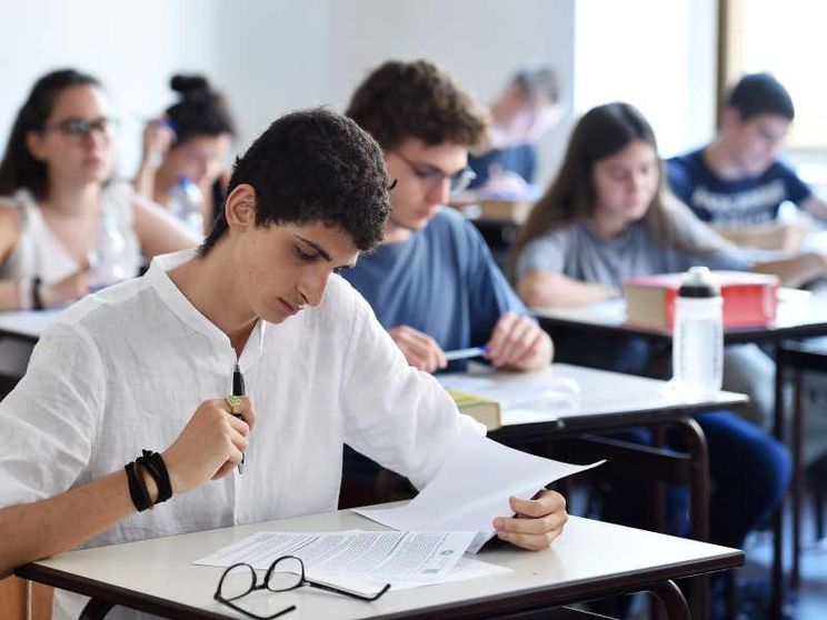 Il metodo più efficace per contrastare il bullismo è lasciare la cattedra agli studenti