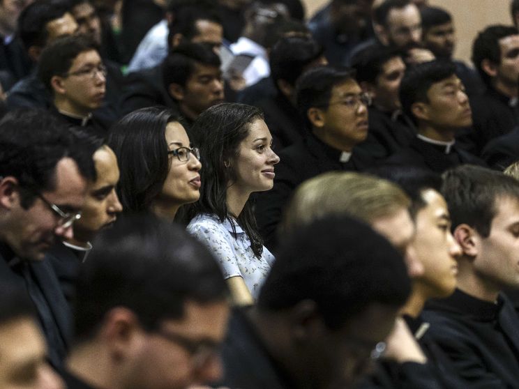 «Formare i futuri preti? Serve l'aiuto di donne e laici»