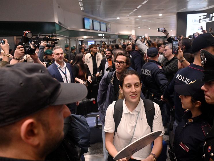 Il punto sugli italiani bloccati a Dubai: in centinaia non sanno ancora come tornare