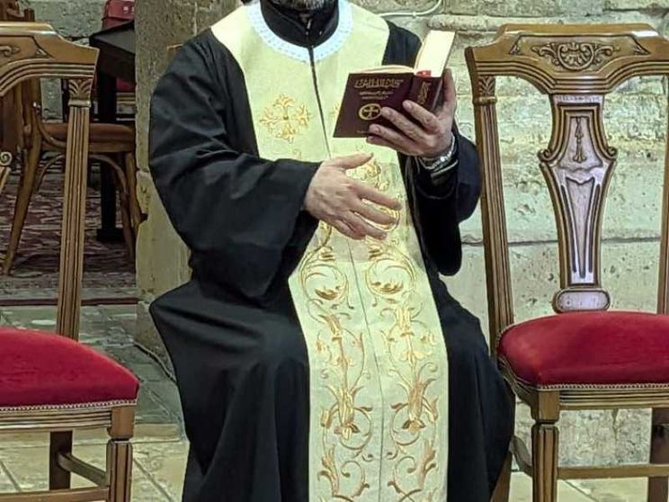 Padre Charbel Khoury, sacerdote maronita che vive e opera a Byblos, nel nord del Libano