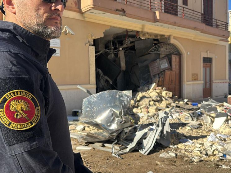 Un assalto a colpi di ruspa a San Ferdinando di Puglia