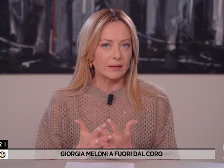 Un frame mostra Giorgia Meloni mentre interviene al programma 'Fuori dal coro' su Rete 4. Foto Ansa