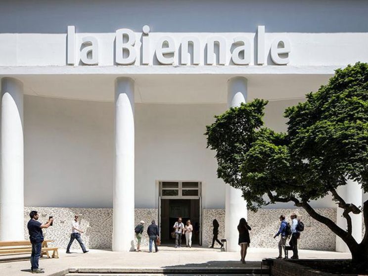 Caso Biennale: liberiamo l'arte dalla logica dello statalismo