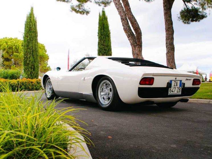 Lamborghini Miura, i 60 anni del mito che ha cambiato le supercar