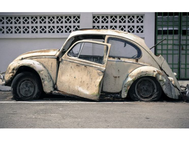 Auto abbandonate: ora sarà più facile eliminarle