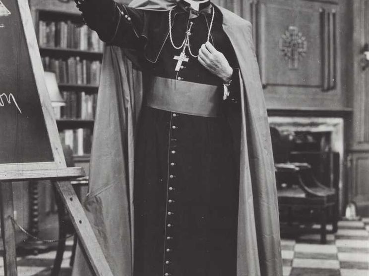 «La vita merita di essere vissuta».
Così Fulton Sheen portò Dio in tv e non solo