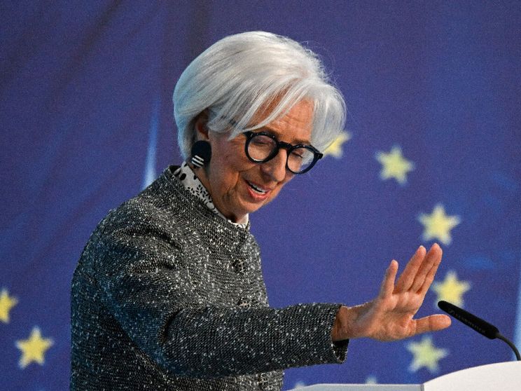 La Bce non tocca i tassi. Ma potrebbe alzarli presto