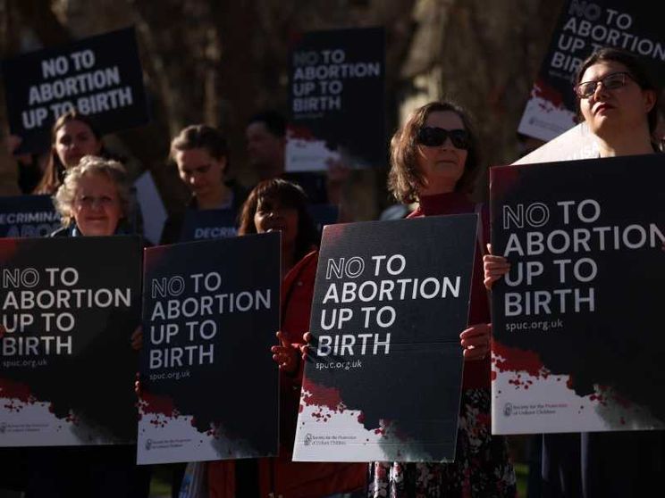 Aborto fino alla nascita, l’Inghilterra si affaccia sul baratro