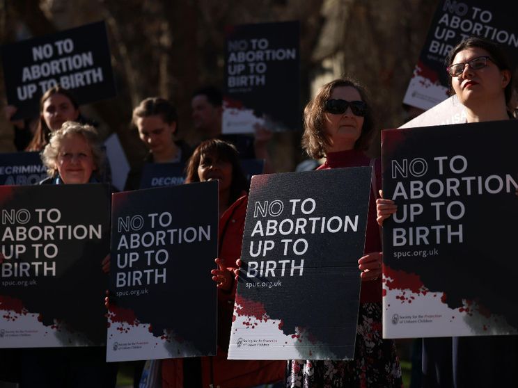 Aborto fino alla nascita, l’Inghilterra si affaccia sul baratro