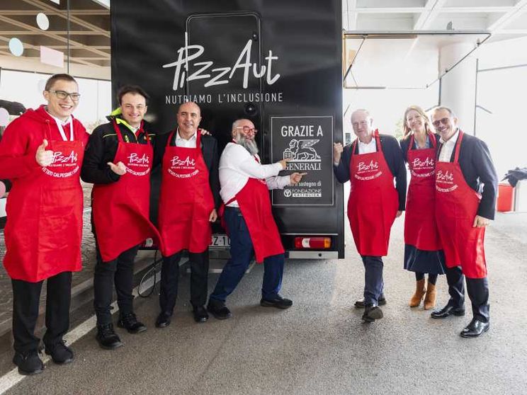 Generali Italia a sostegno del progetto "PizzAutobus"