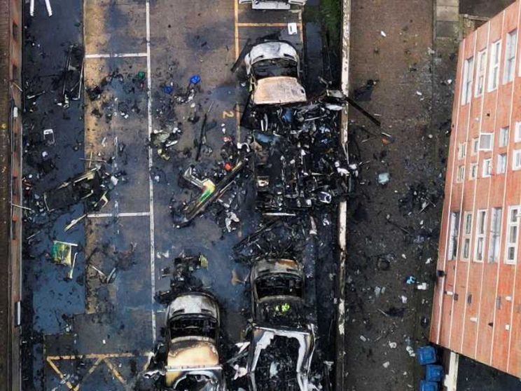 Quattro ambulanze di un ente ebraico date alle fiamme a Londra