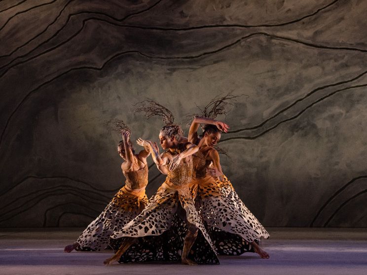 Uno spettacolo in scena a Biennale Danza