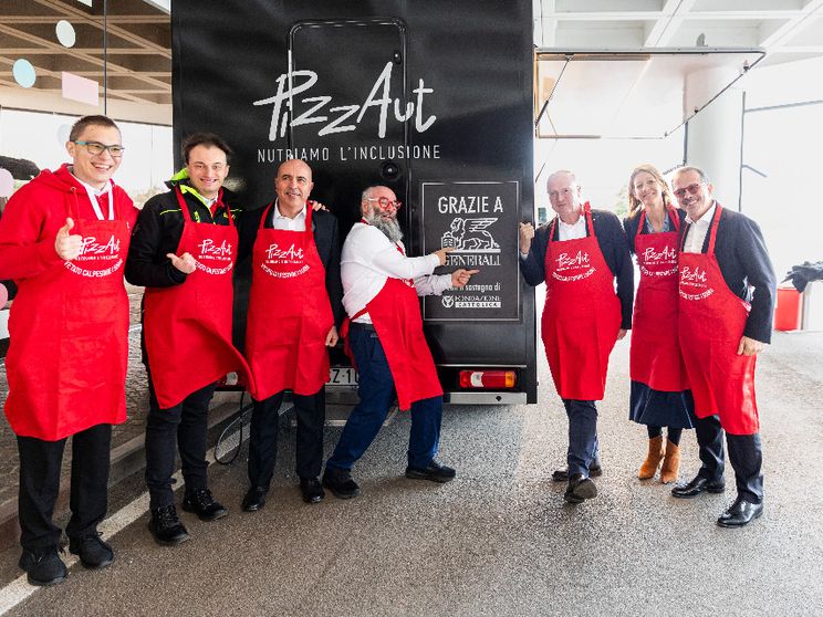 Generali Italia a sostegno del progetto "PizzAutobus"