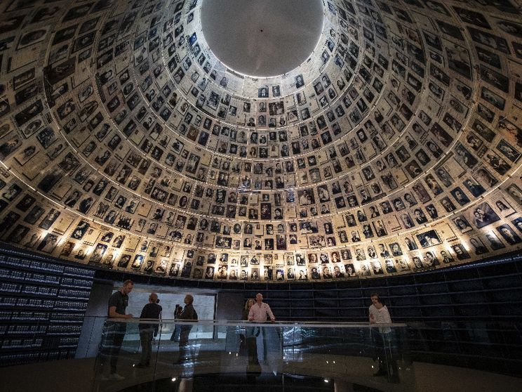 Il presidente dello Yad Vashem: «L'antisemitismo è una sfida decisiva»