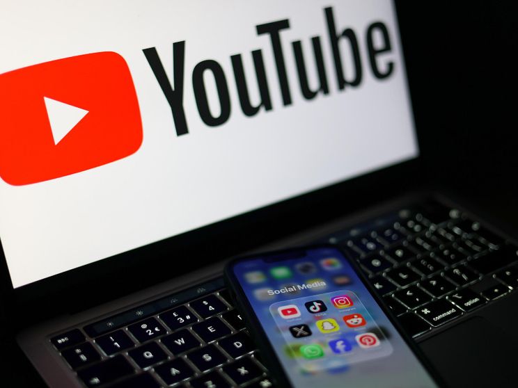 Condanna storica per i colossi dei social. «Così hanno creato dipendenza nei minori»