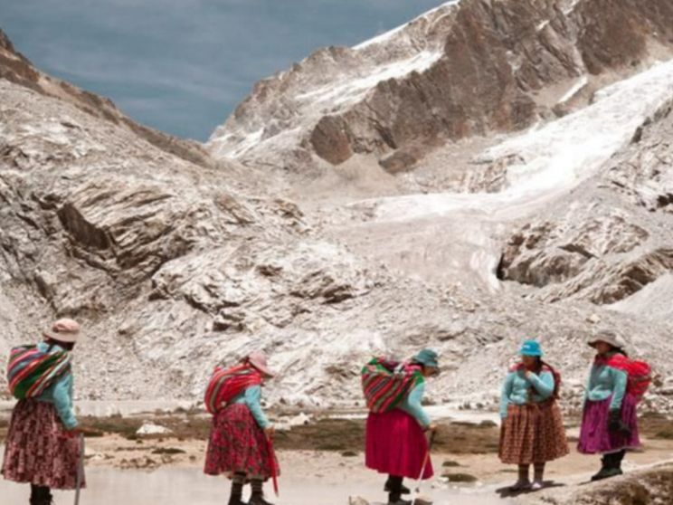 Con le gonne sulle vette più alte: le scalate per i diritti delle Cholitas