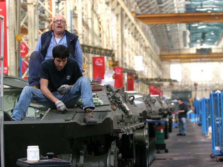 Lavoratori dell'industria bellica italiana