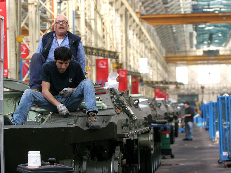 Lavoratori dell'industria bellica italiana