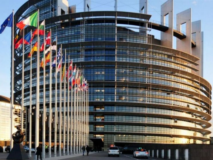 L'Ue “rivuole” l’abuso d’ufficio. Ma FdI dice no