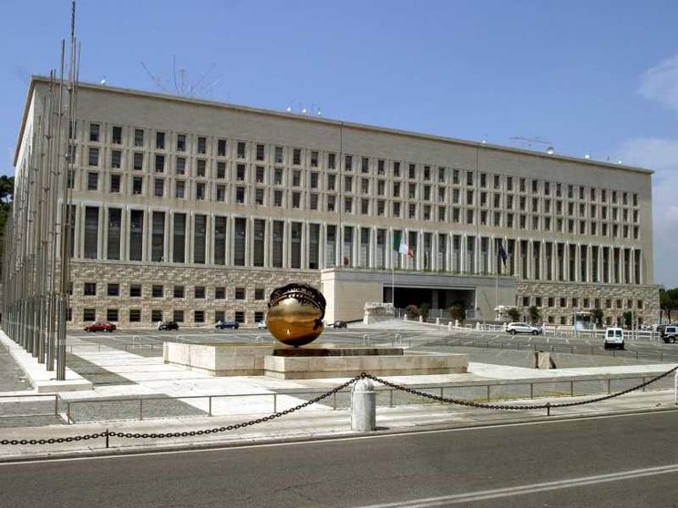 Governo e opposizione unite dallo sdegno. Convocato l'ambasciatore di Israele