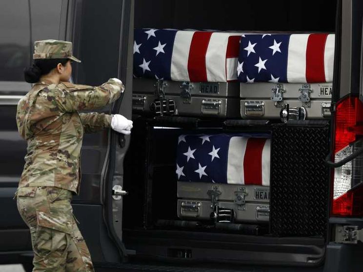 Trump farà la fine di Johnson e George W. Bush? In America torna l'incubo dei soldati uccisi