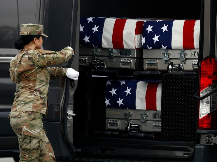 Trump farà la fine di Johnson e George W. Bush? In America torna l'incubo dei soldati uccisi