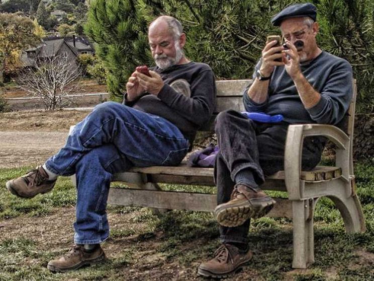 Meno figli, più soli: così la solitudine alimenta la crisi demografica
