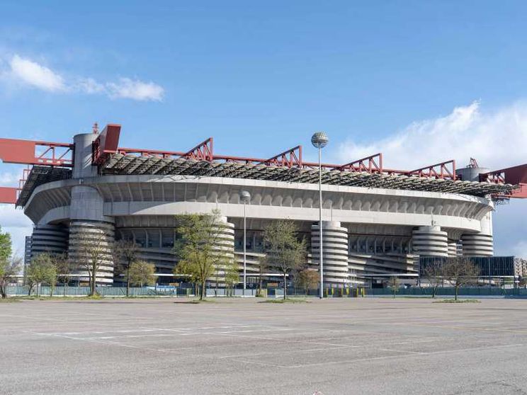 Per i giudici, Inter e Milan hanno pilotato l’iter di vendita di San Siro