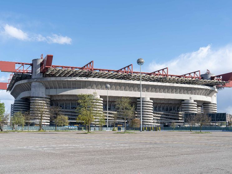 Per i giudici, Inter e Milan hanno pilotato l’iter di vendita di San Siro