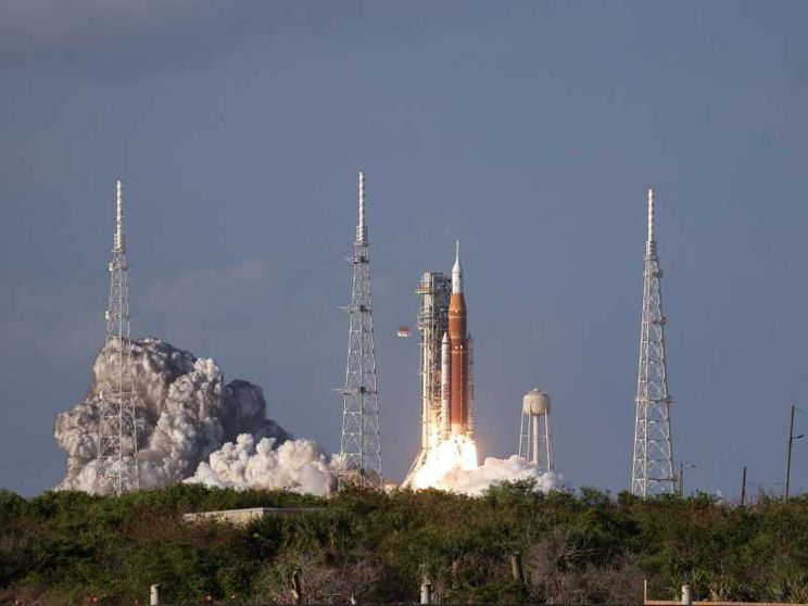 Artemis 2, verso la Luna il vettore che riporta l'umanità nello spazio