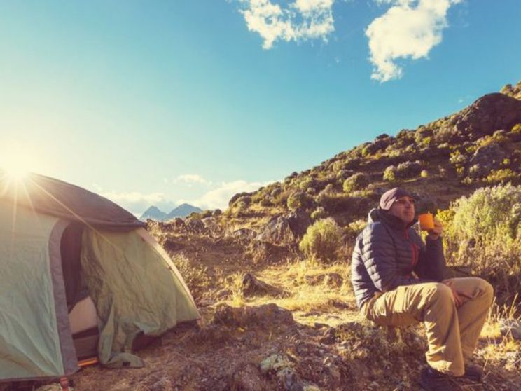 Giusto vietare i coltelli, ma la montagna non è la città