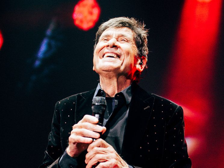 Gianni Morandi:  «In tour pensando alla pace»