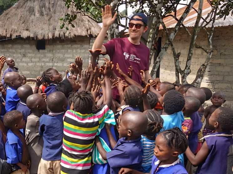 In moto per salvare vite in Africa: la sfida di medici e “centauri”