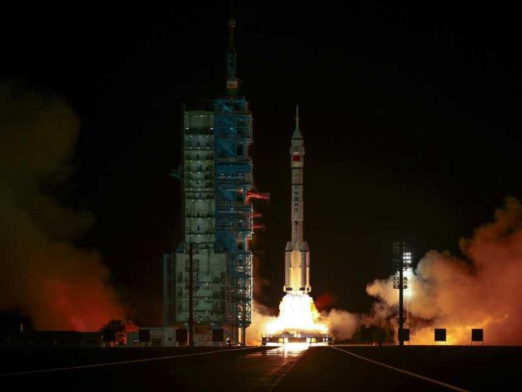 Il lancio della missione spaziale Shenzhou-21 nell'ottobre del 2025