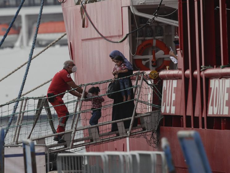Il Papa: un dovere accogliere i bambini migranti
