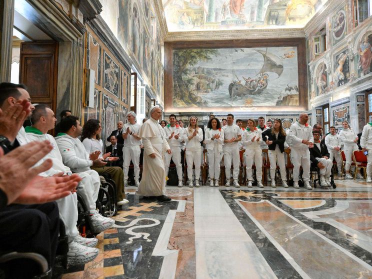 «Vincere senza umiliare, perdere senza perdersi»: cosa ha detto il Papa agli atleti di Milano Cortina