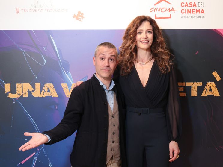 L'attrice Francesca Cavallin e il comico Saverio Raimondo alla Casa del Cinema di Roma per la presentazione del documentario “Una vita a metà”, 8 aprile 2026