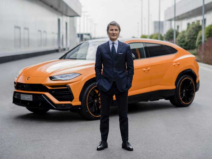 Lamborghini, numeri in crescita. Ma la prima elettrica dovrà attendere