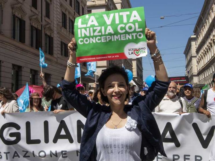 Il “turismo abortivo”:  la scelta di una società perdente