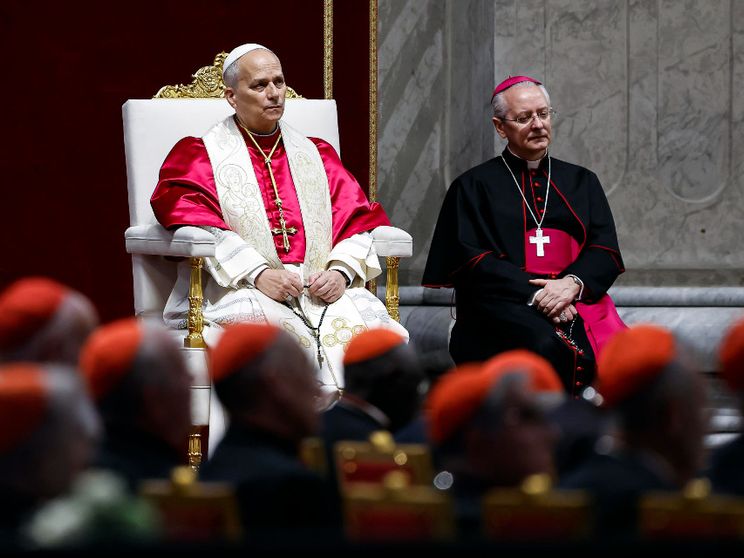 Il monito del Papa ai potenti della terra: «Fermatevi, è il tempo della pace»