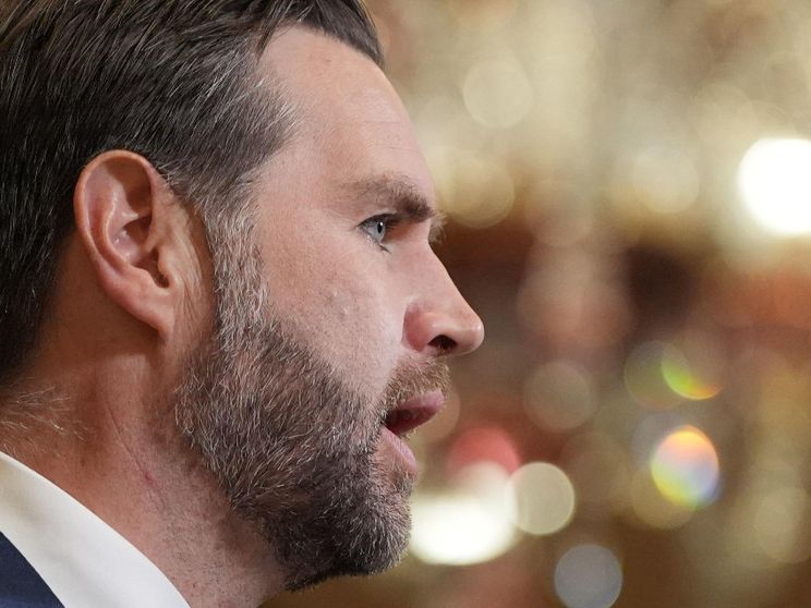 Cosa fa JD Vance? La linea ambigua del vicepresidente (cattolico convertito)