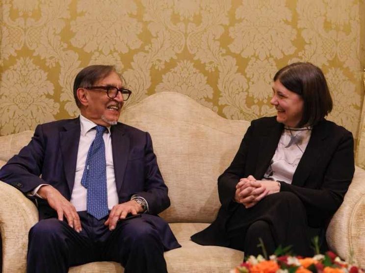 Il presidente del Senato, Ignazio La Russa, insieme a Elena Beccalli, rettrice dell'Università Cattolica del Sacro Cuore di Milano