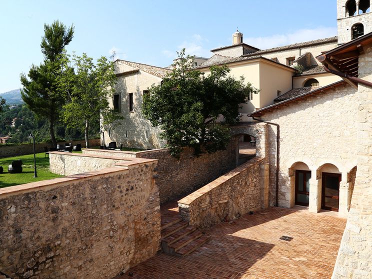 Meno strutture, ma più posti letto e servizi: così cambia l'ospitalità religiosa