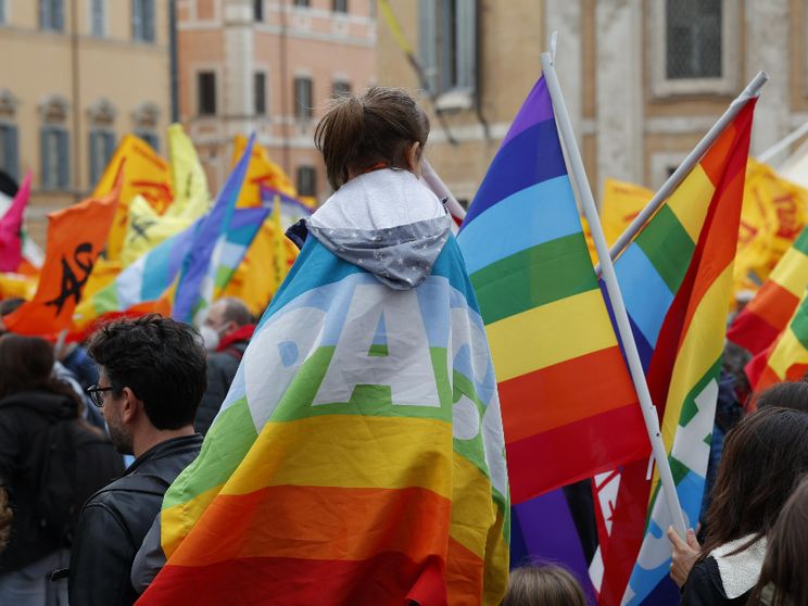Un momento di una manifestazione per la pace