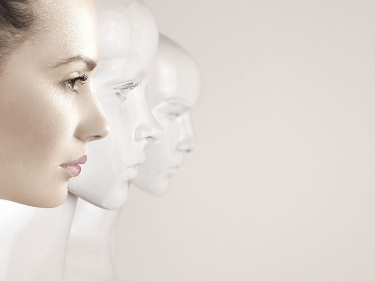 Di fronte all'IA non lasciamoci prendere né dalla paura né dall'euforia