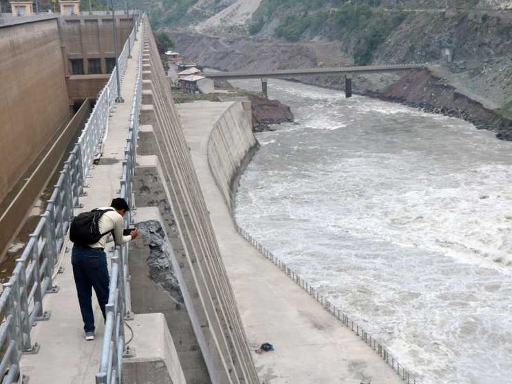 Perché il controllo dell'acqua tra India e Pakistan può scatenare un conflitto "dormiente"